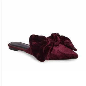 Alexis bow mule, color açaí velve, brand new